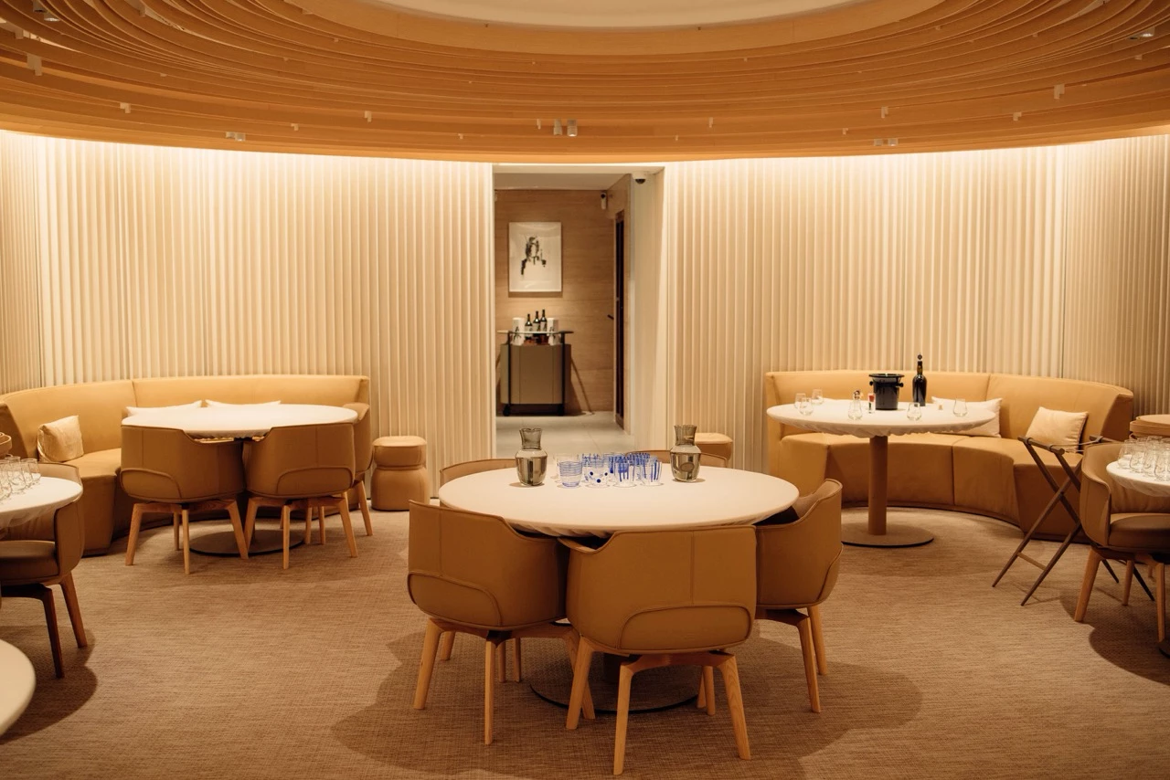 Entdeckung im Restaurant Blanc, Paris