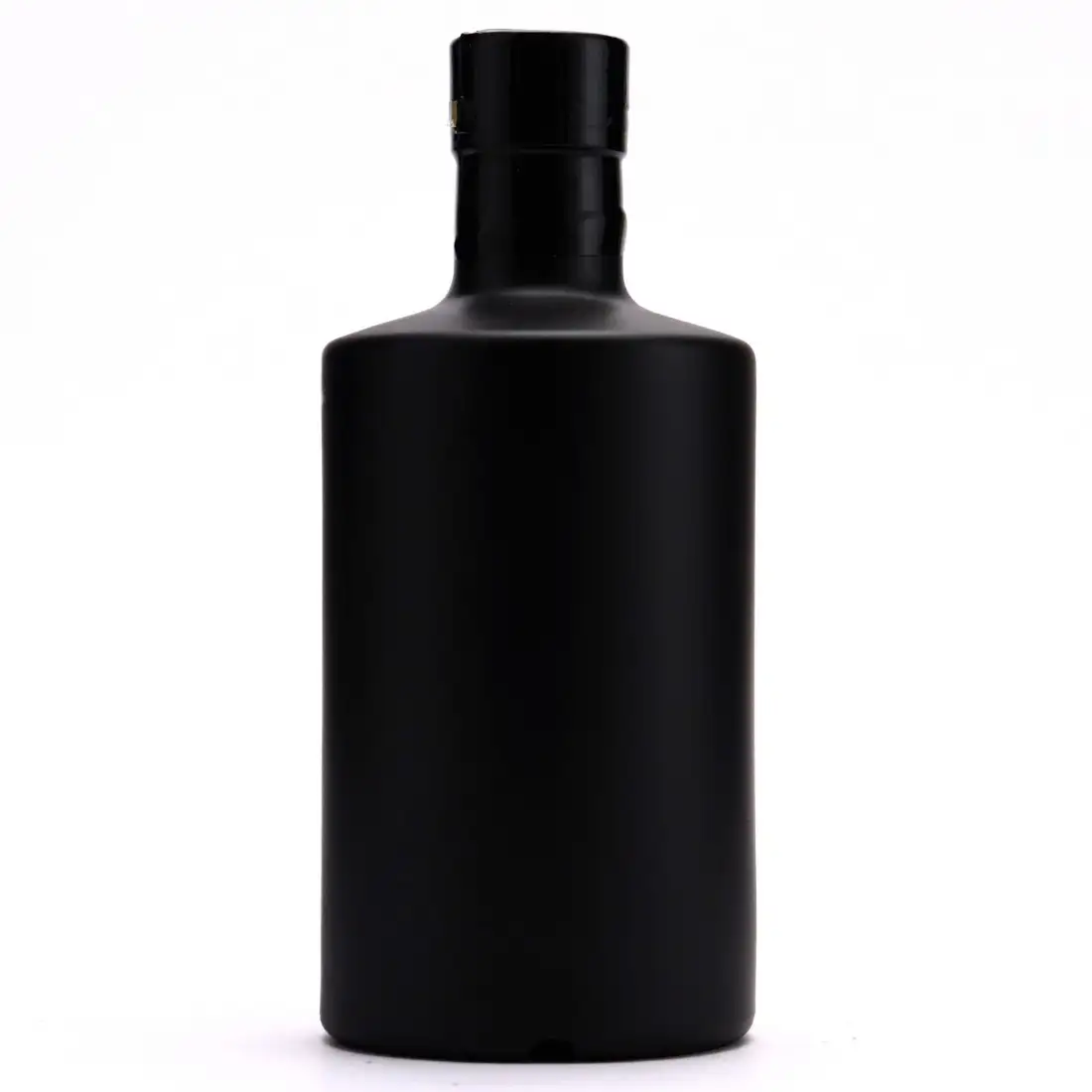 Hochauflösendes Bild von Romdeluxe Hampden Trelawny White DOK 2021