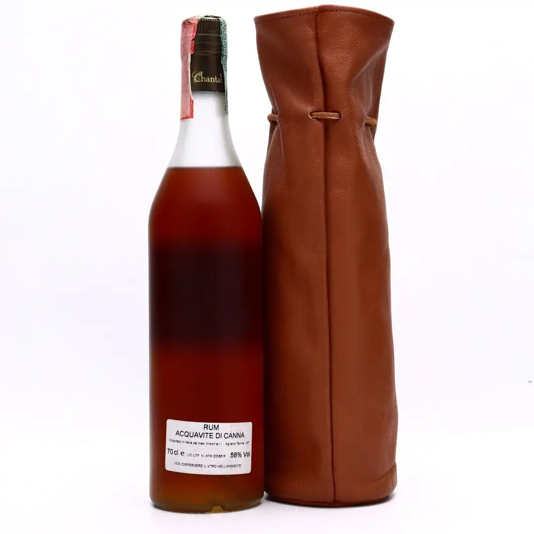 Hochauflösendes Bild von Rhum Chantal Comte Trois Rivières 1980