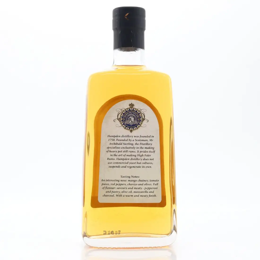 Hochauflösendes Bild von Duncan Taylor Hampden Single Cask Rum C<>H 1990