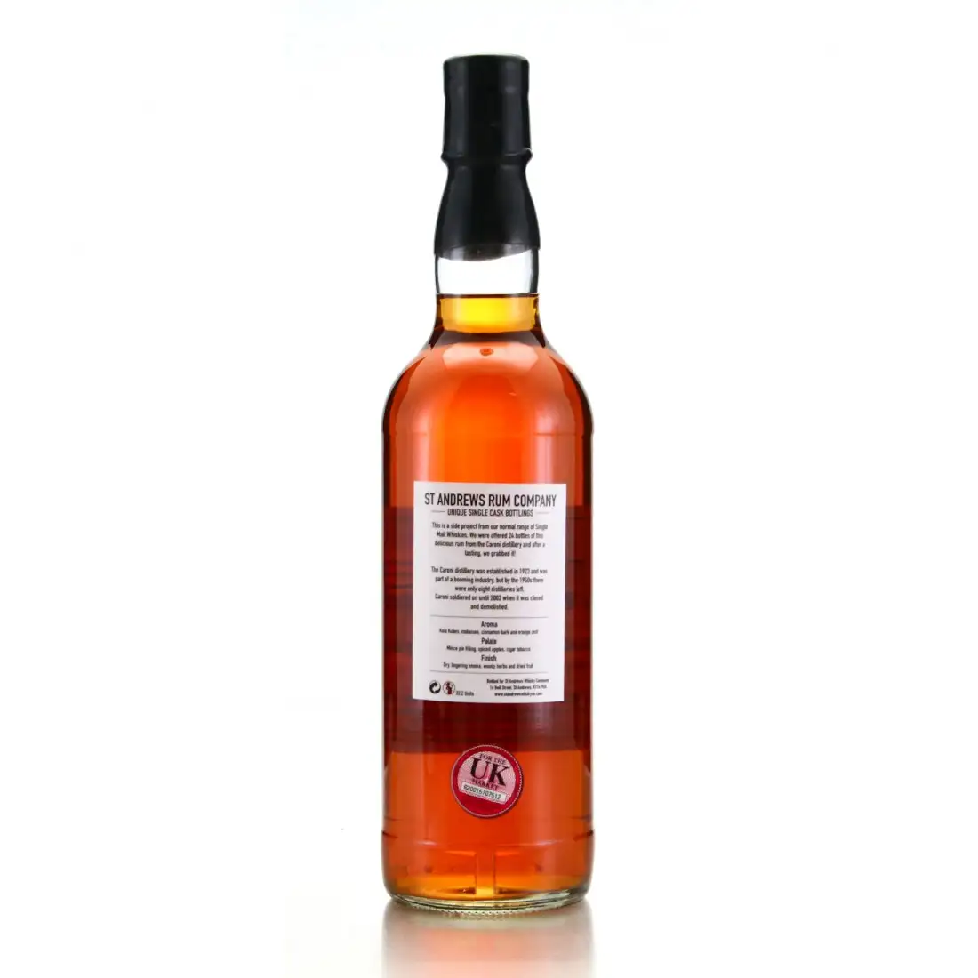 Hochauflösendes Bild von St Andrews Rum Company Caroni Aged Dark Rum („Kola Kubes at Christmas“) 1997