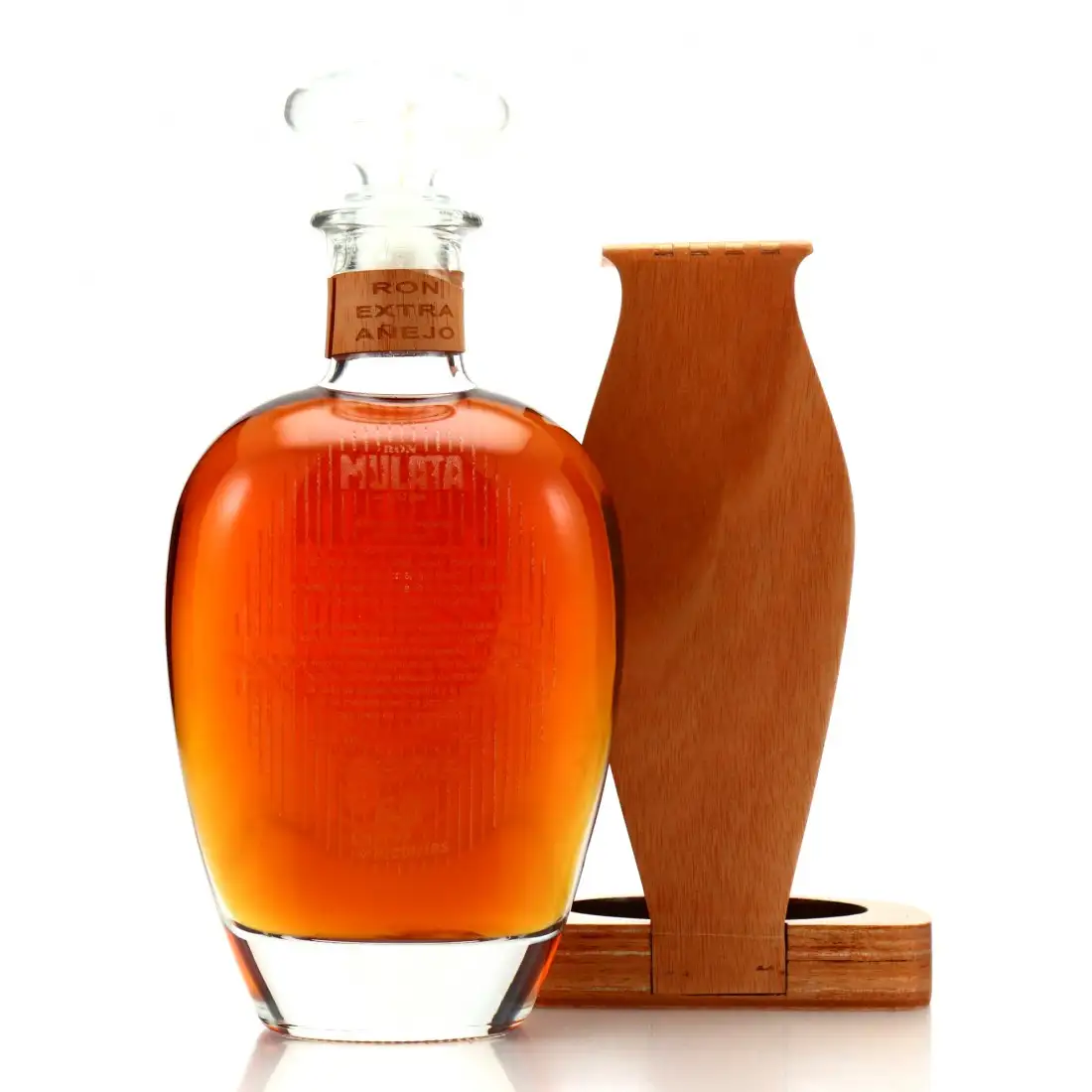 Hochauflösendes Bild von Mulata Ron Extra Añejo (Homenaje 60 Eneros de Victorias)