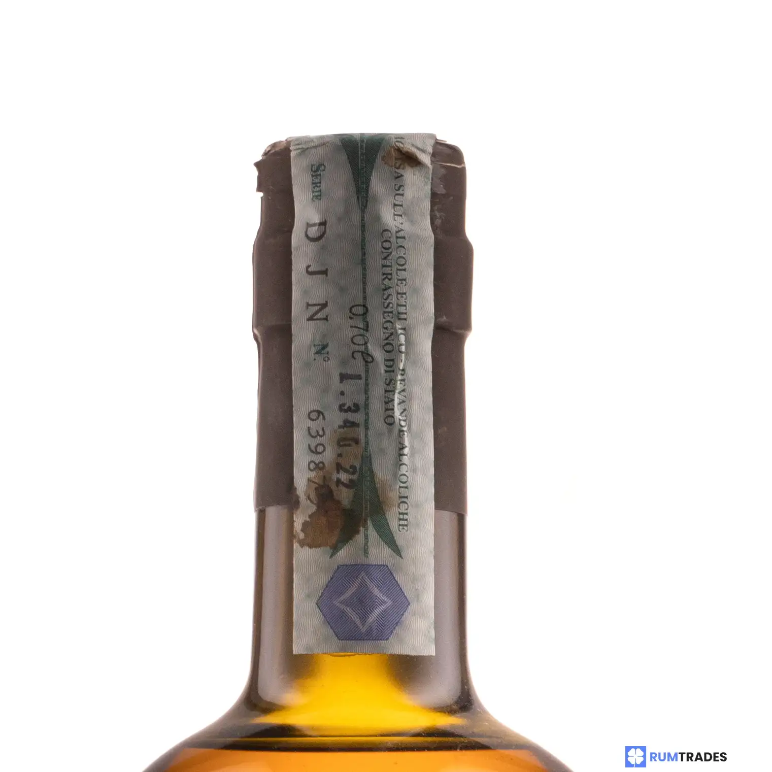 Hochauflösendes Bild von Tabai Reserva Espicial - Rum del Vaticano 2016