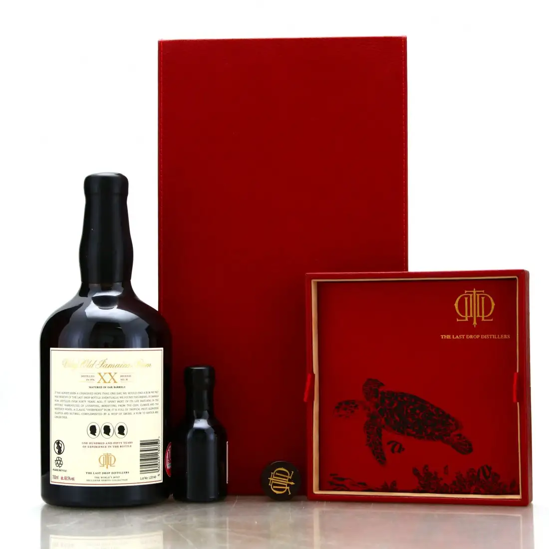 Hochauflösendes Bild von Last Drop Distillers Very Old Jamaica Rum 1976