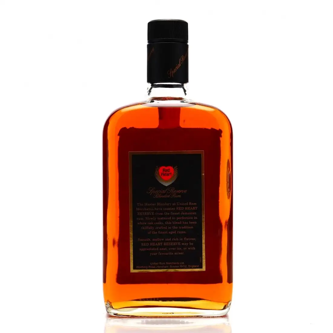 Hochauflösendes Bild von United Rum Merchants Ltd. Red Heart Special Reserve