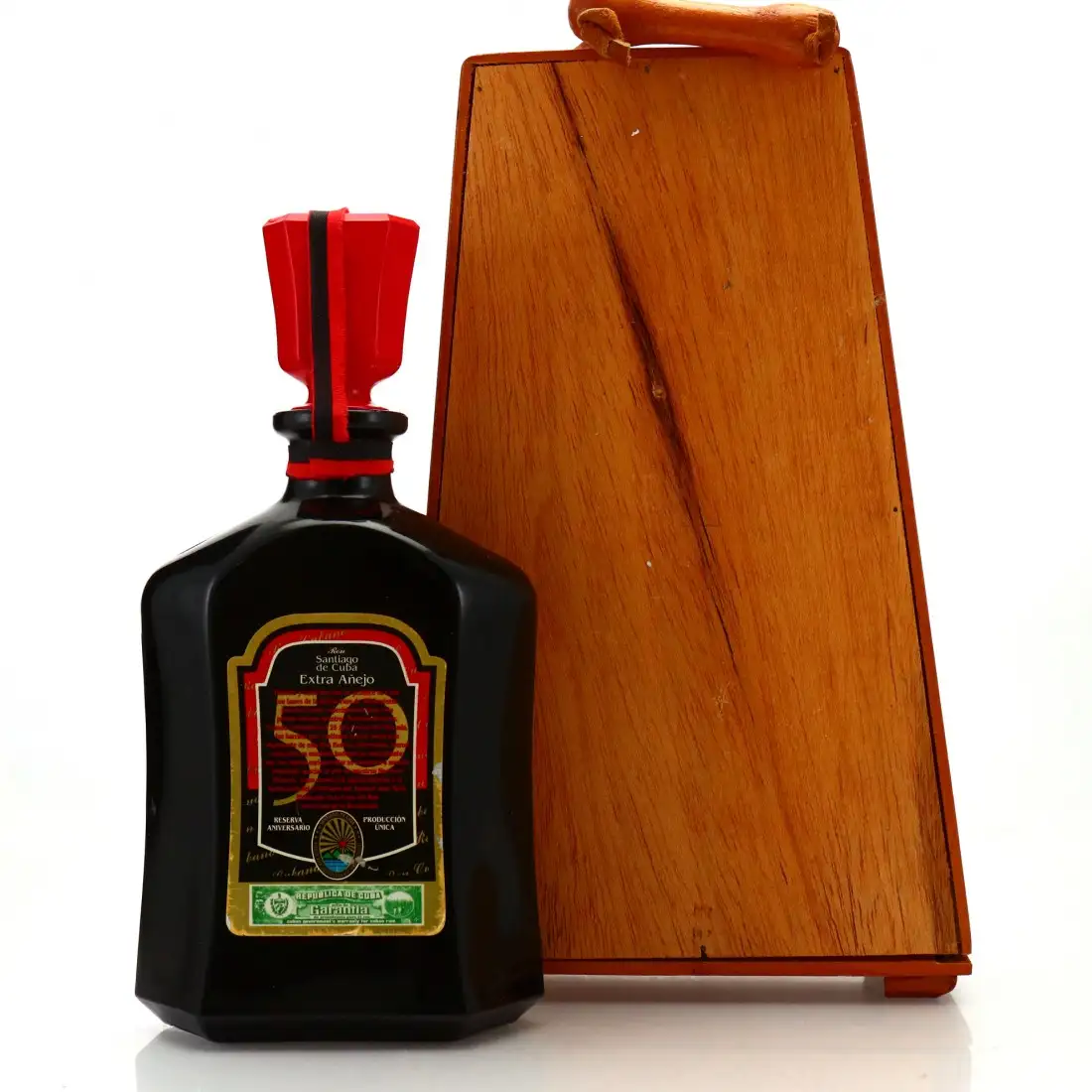 Hochauflösendes Bild von Santiago de Cuba Extra Anejo 50th Anniversary