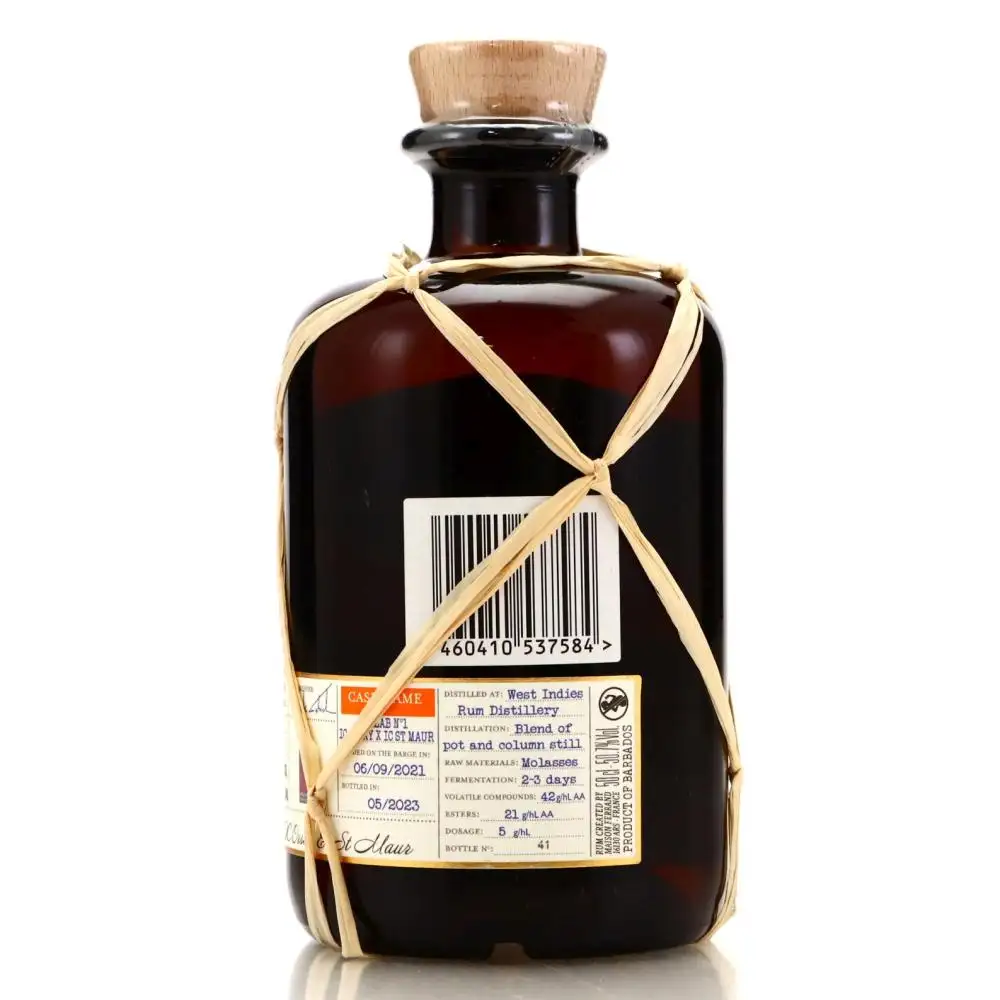 Hochauflösendes Bild von Plantation Private Cask Barge 166 (Moustache & Maur) 2017