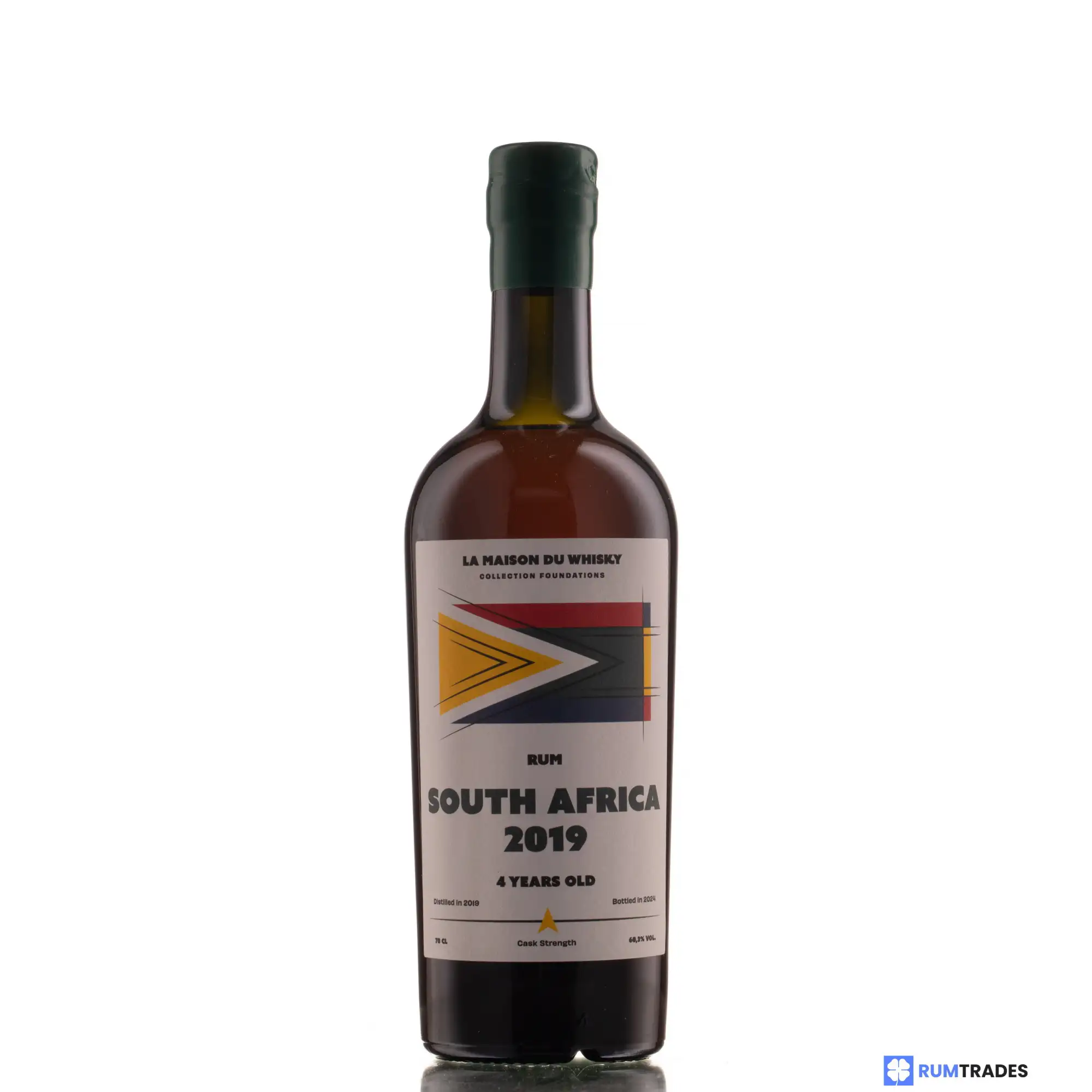 Hochauflösendes Bild von La Maison Du Whisky MHOBA Rum South Africa Flag Series  (Collection Foundations) 2019