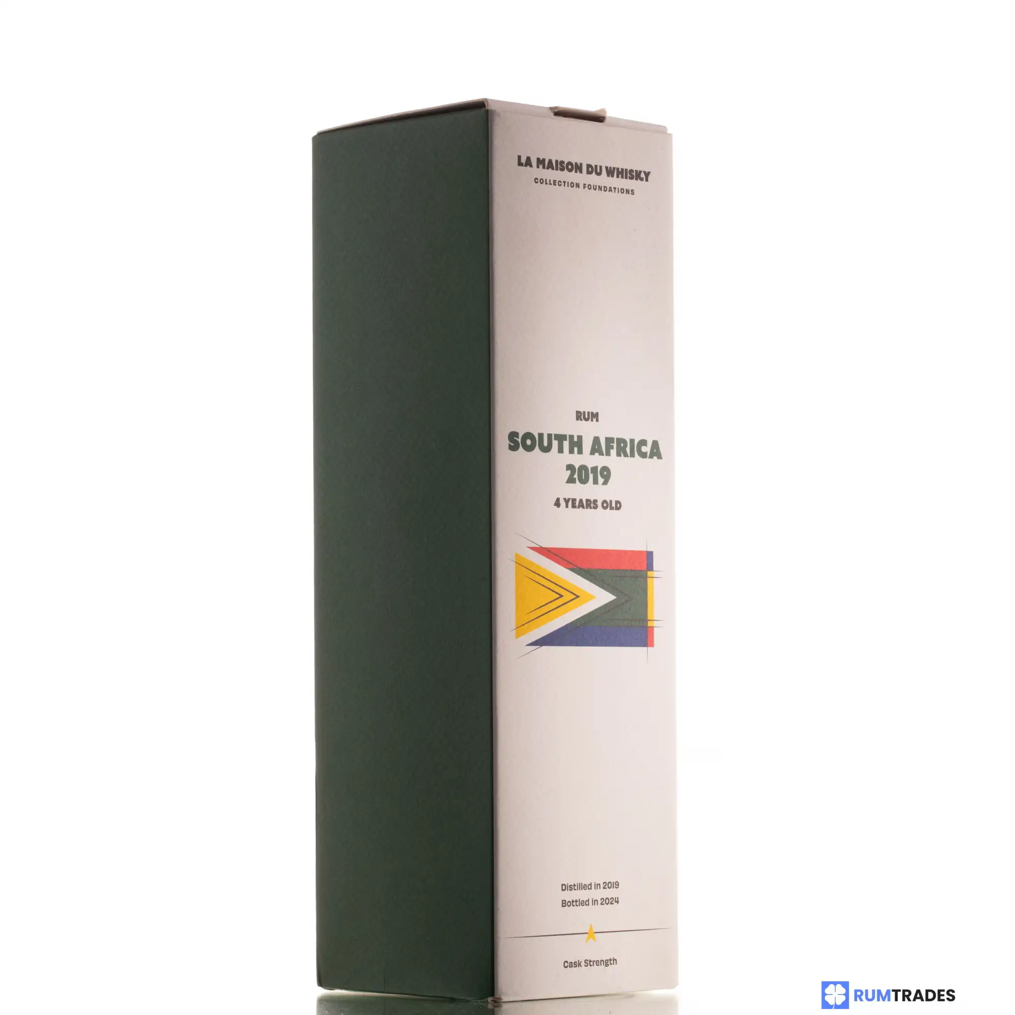 Hochauflösendes Bild von La Maison Du Whisky MHOBA Rum South Africa Flag Series  (Collection Foundations) 2019