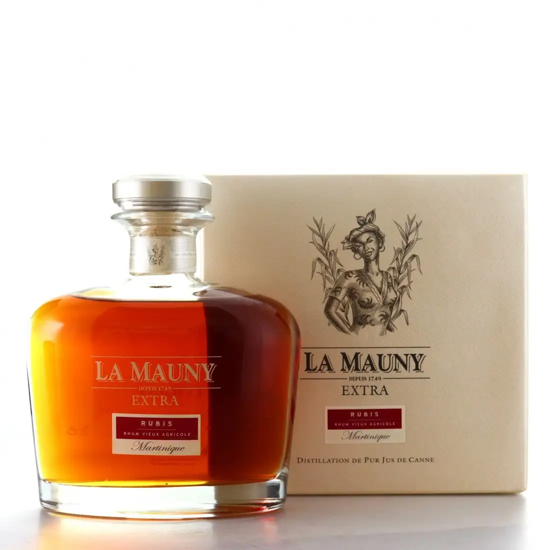 Bottle of Maison La Mauny Extra Rubis Rhum Vieux agricole