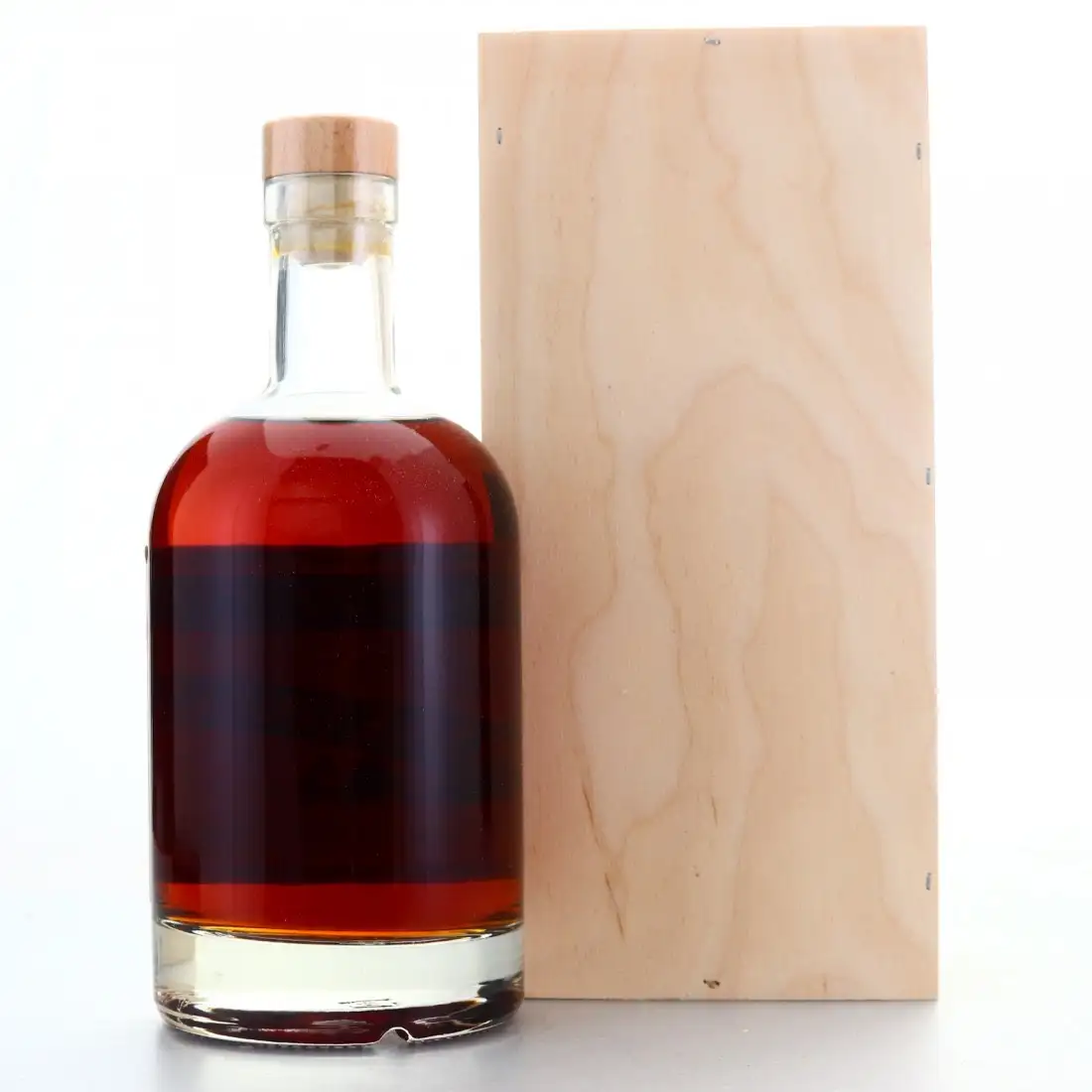 Hochauflösendes Bild von Alambic Caroni Rare Single Cask Rum Premium Cask 1999