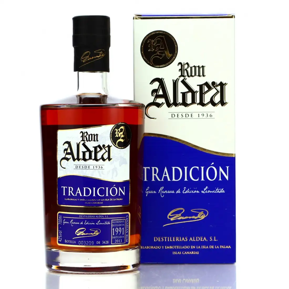 Hochauflösendes Bild von Ron Aldea Tradición Cask Selection 1991
