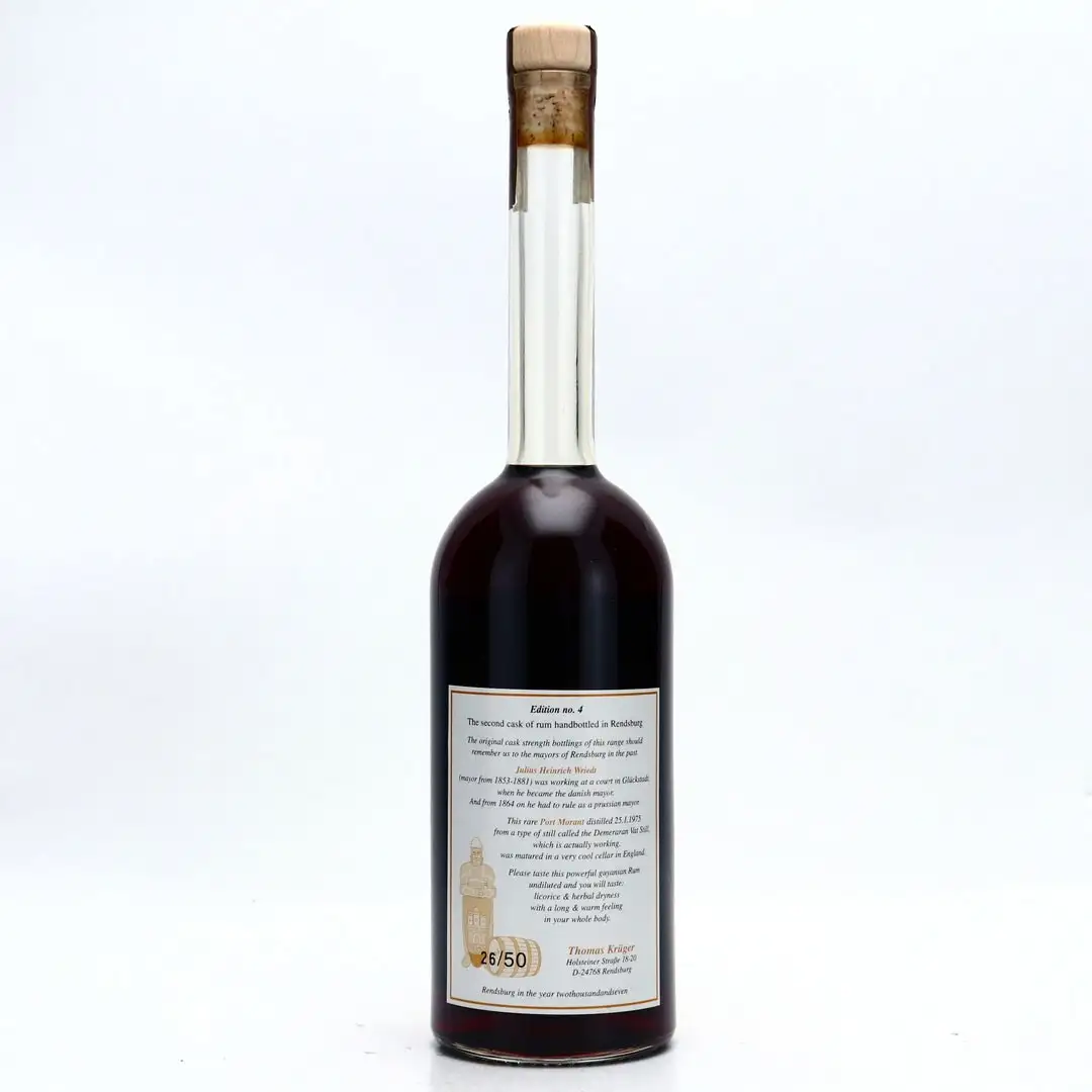 Hochauflösendes Bild von Whisky Krüger Port Mourant Rendsburger Bürgermeister Rum 1975