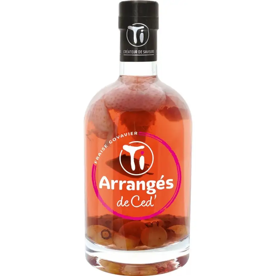 Bottle of Ti Arrangés de Ced‘ Punch au rhum Fraise Goyavier