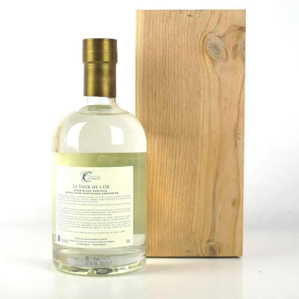 Hochauflösendes Bild von Rhum Chantal Comte La Tour De L‘Or