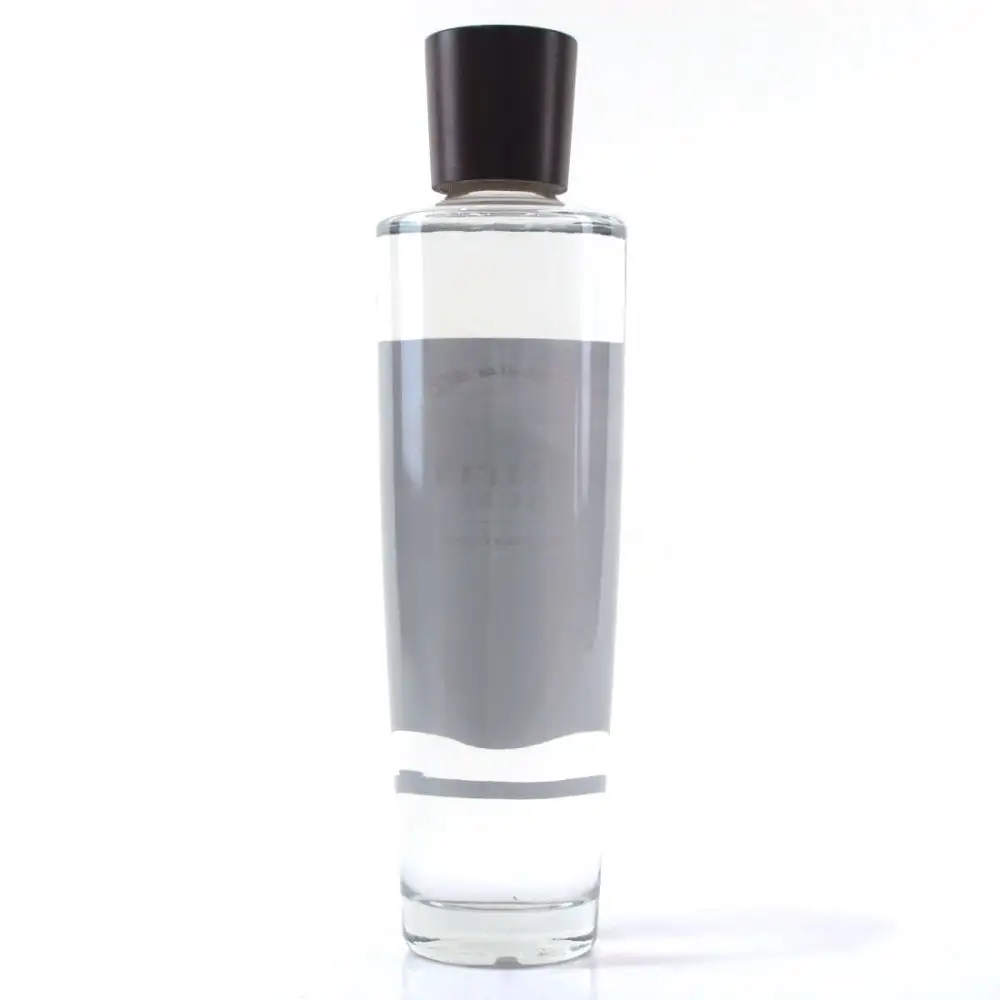 Hochauflösendes Bild von St. Nicholas Abbey White Rum Overproof