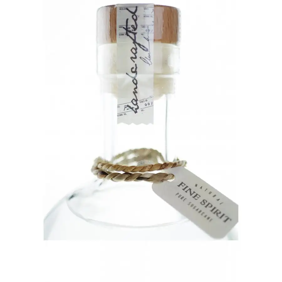 Hochauflösendes Bild von Chalong Bay Distillery The Spirit Of Phuket 2017