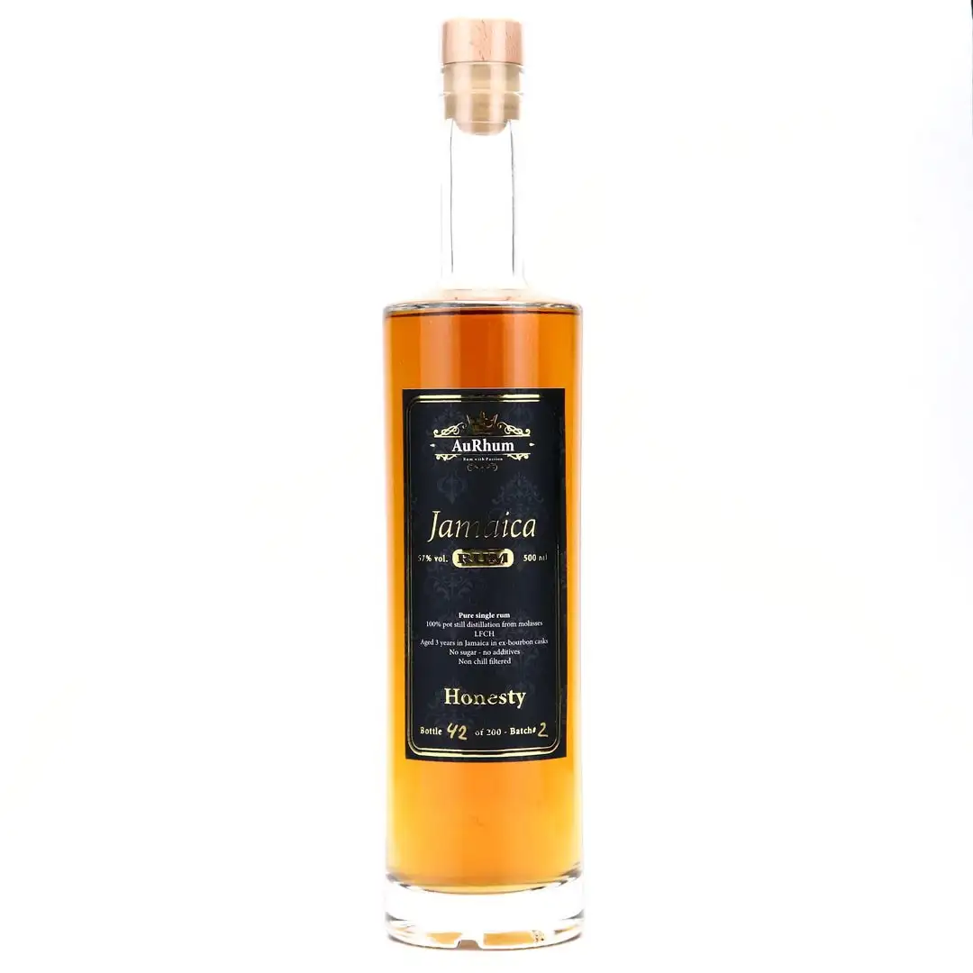 Bottle of AuRhum Hampden Honesty LFCH