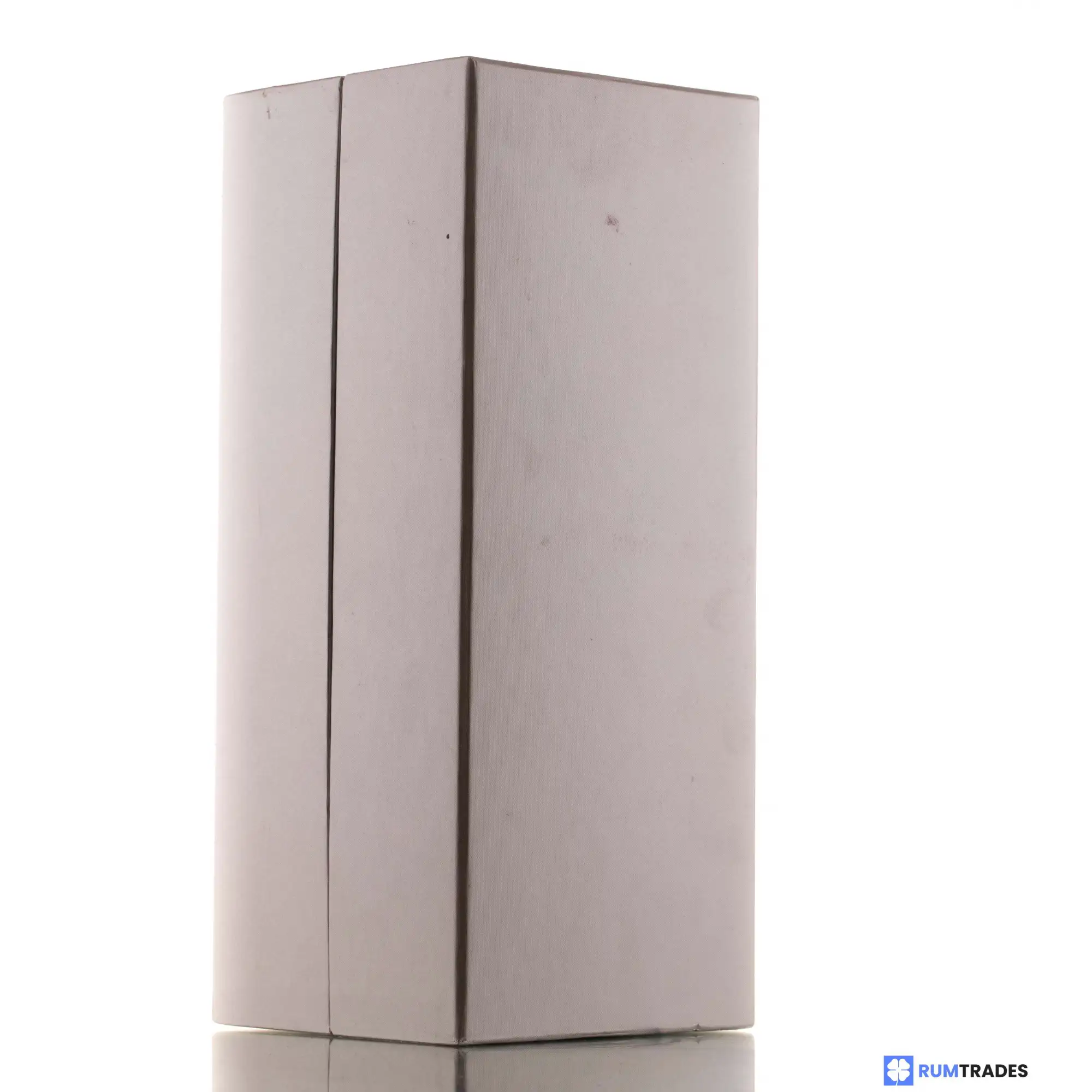 Hochauflösendes Bild von Silver Seal Enmore Demerara Rum Magnum 1975