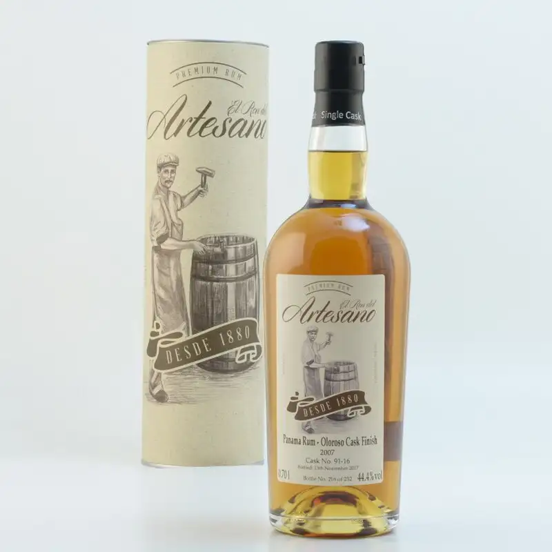 Hochauflösendes Bild von El Ron del Artesano Panama Oloroso Sherry Cask 2007