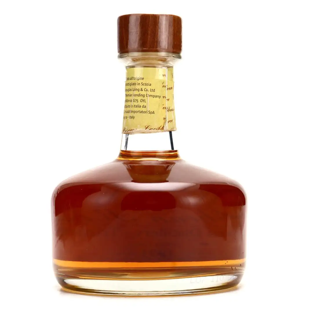 Hochauflösendes Bild von Liquid Gold Caroni Caribbean Reserve Caroni Distillery 1991