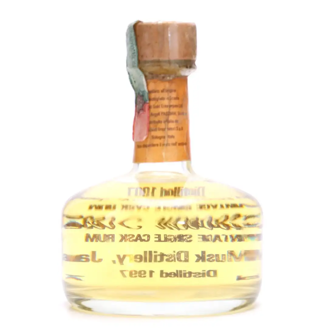 Hochauflösendes Bild von Liquid Gold Clarendon Caribbean Reserve Mony Musk Distillery 1997