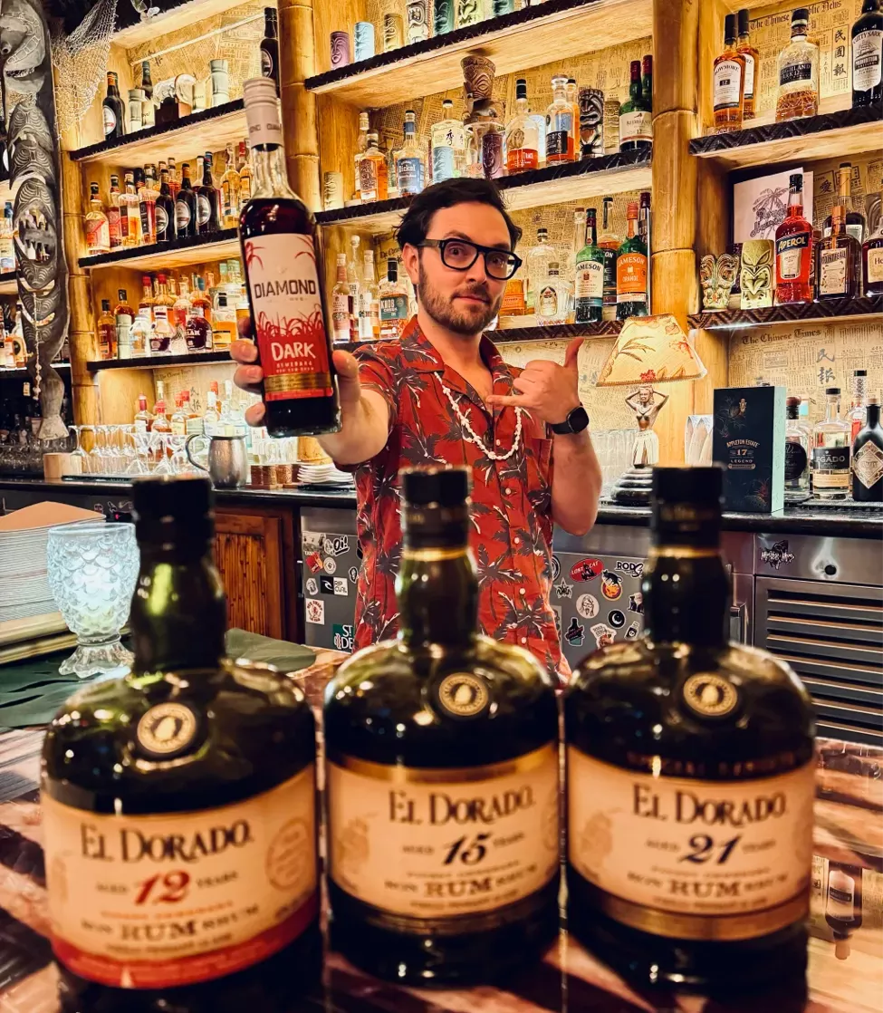Bryan mit einer seiner Lieblings-Rum-Marken: El Dorado